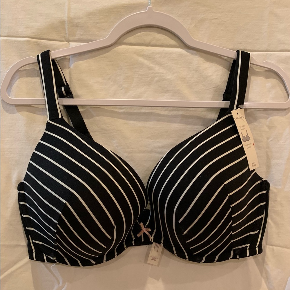 Cacique lightly padded underwire boost plunge bra 38DDD NWT
